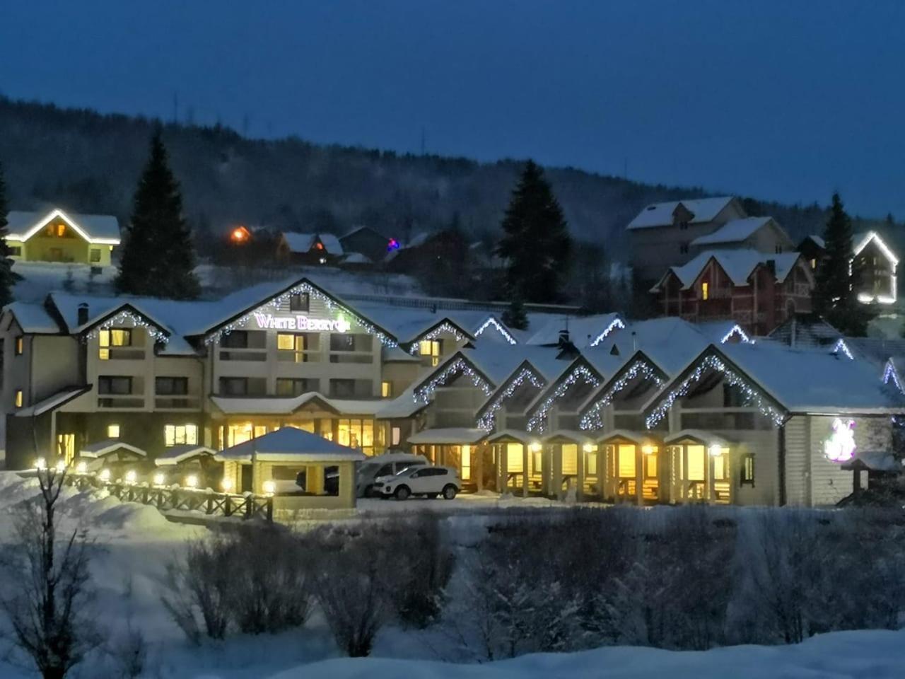 Whiteberry Hotel Bukovel Exteriör bild